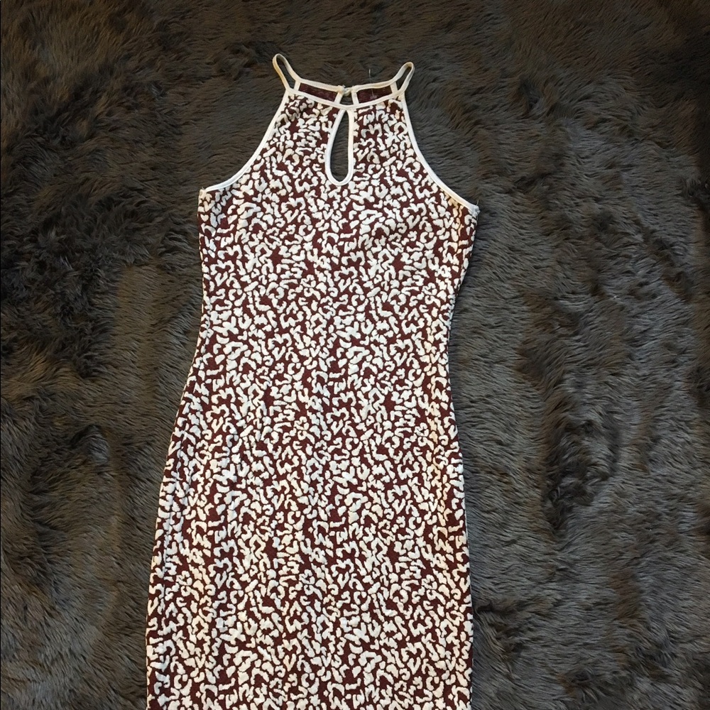 ⭐️ Animal print keyhole dress