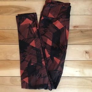 Lularoe EUC black and dark coral OS leggings