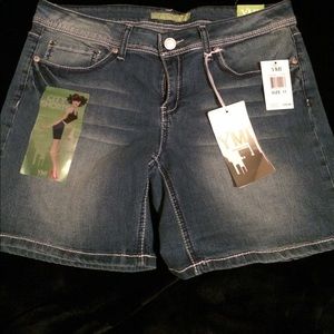 NEW with tags YMI City Shorts - Sz 11