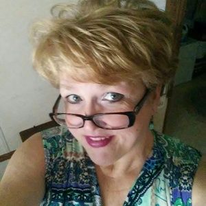 Meet your Posher, Pamela