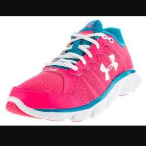 Excellent used condition! Under armor shoes