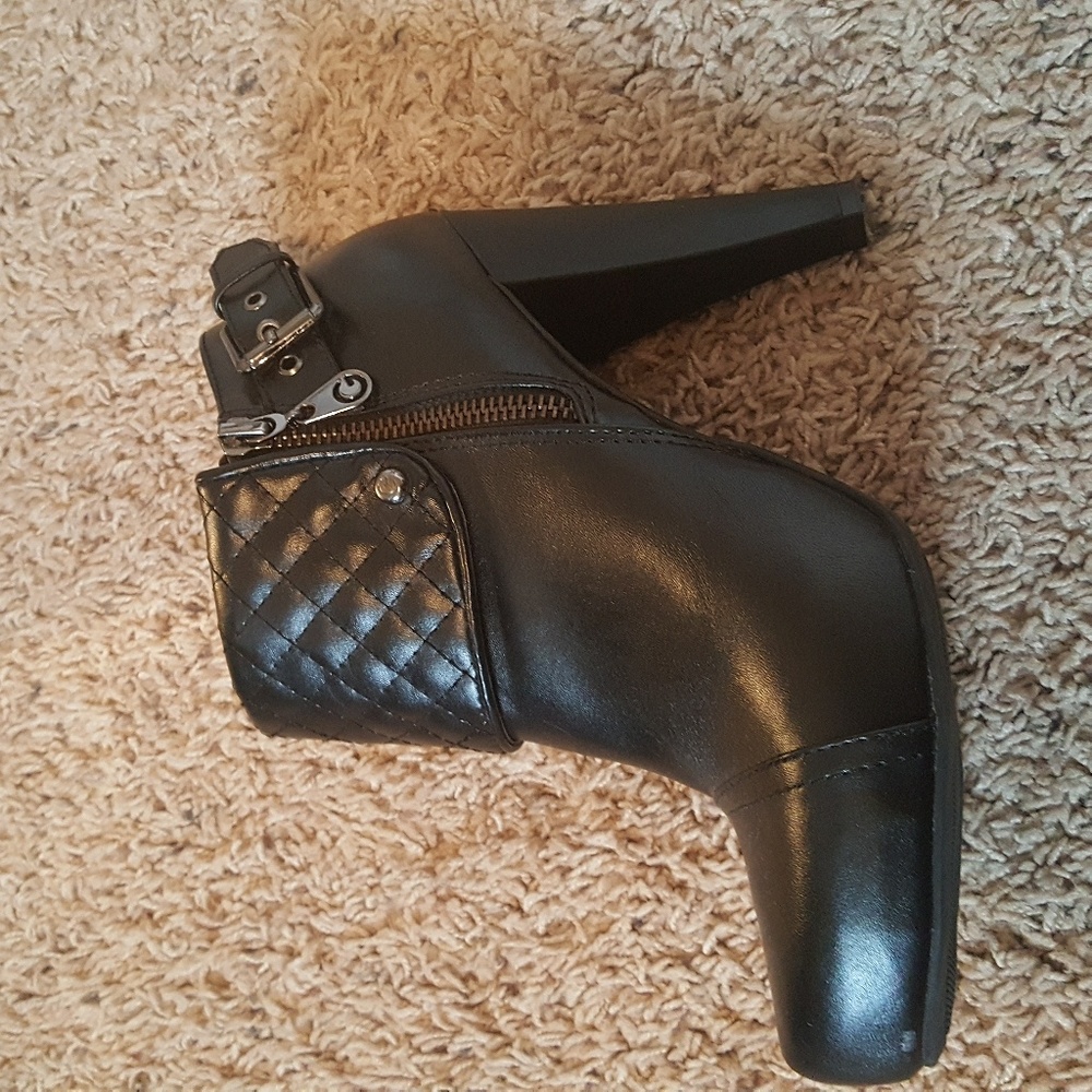 Guess shoe 8m