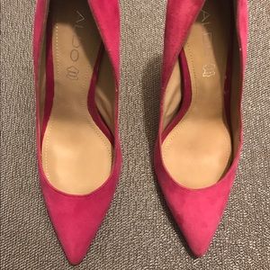 Aldo pink pumps!