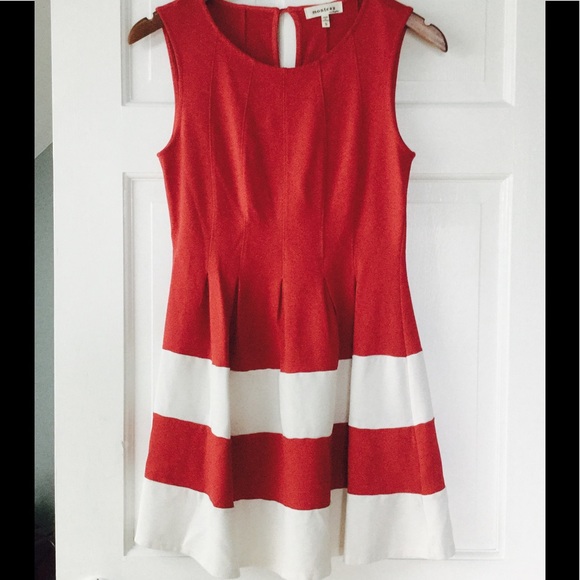 Monteau L.A. little red dress - Picture 1 of 3
