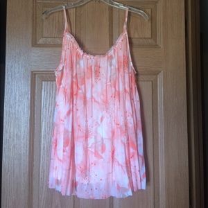 XL Worthington pleated tank