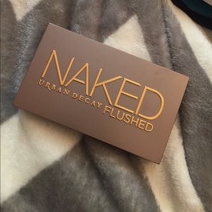🎉SALE🎉 Urban Decay Naked Flushed Face Palette