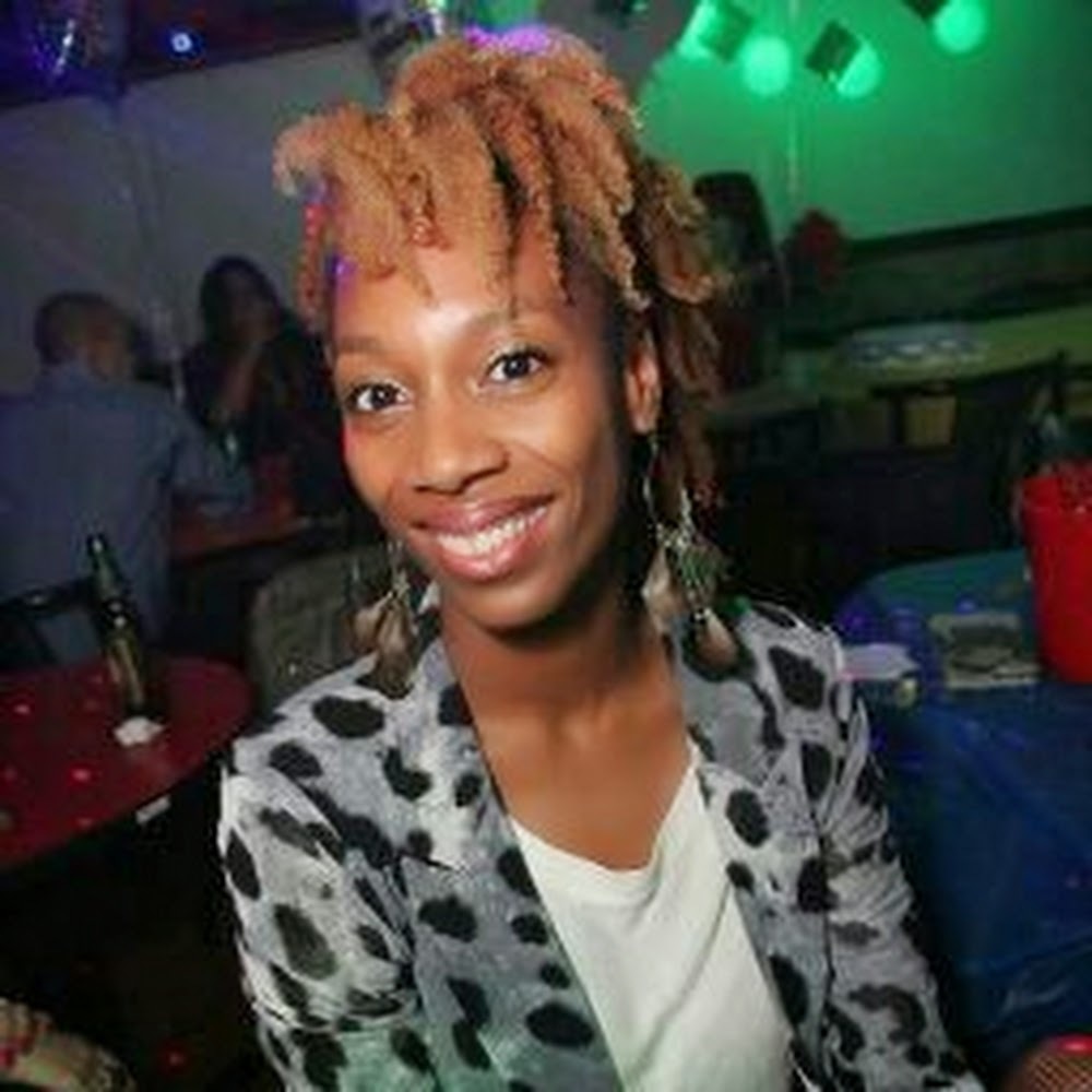 Meet your Posher, De'efay