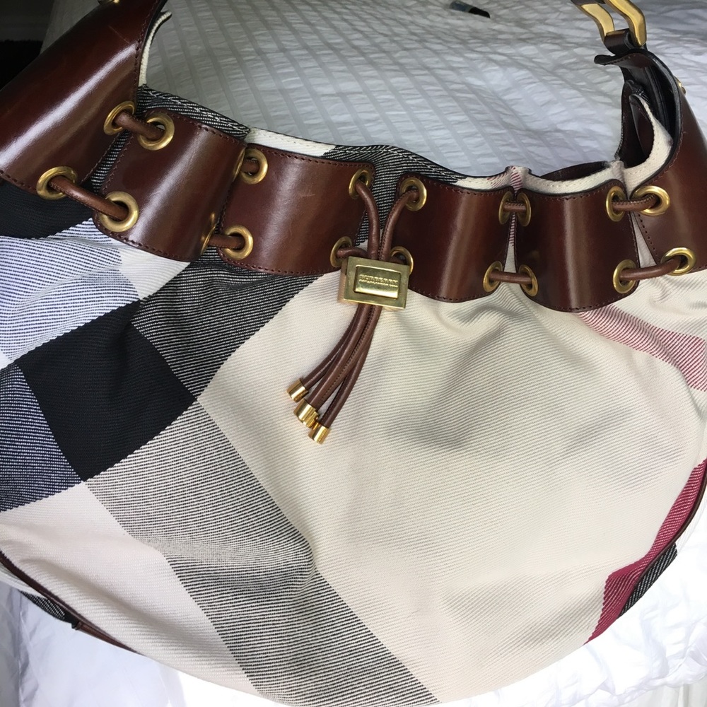 Burberry purse