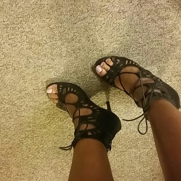 Lace up heels - Picture 2 of 2