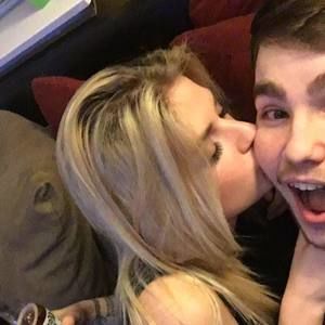 Meet your Posher, Zach