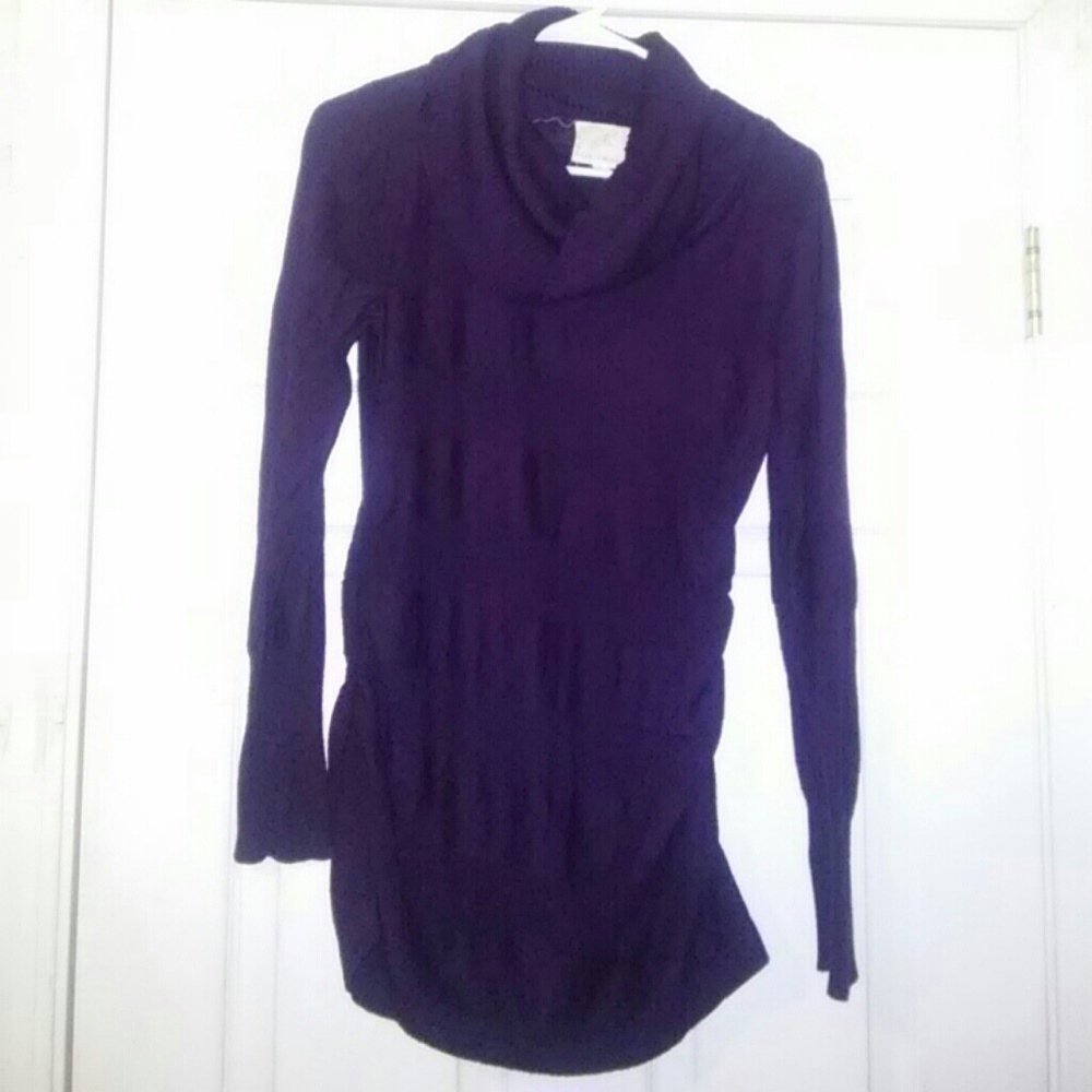 Scalloped turtle neck long sleeve sweater