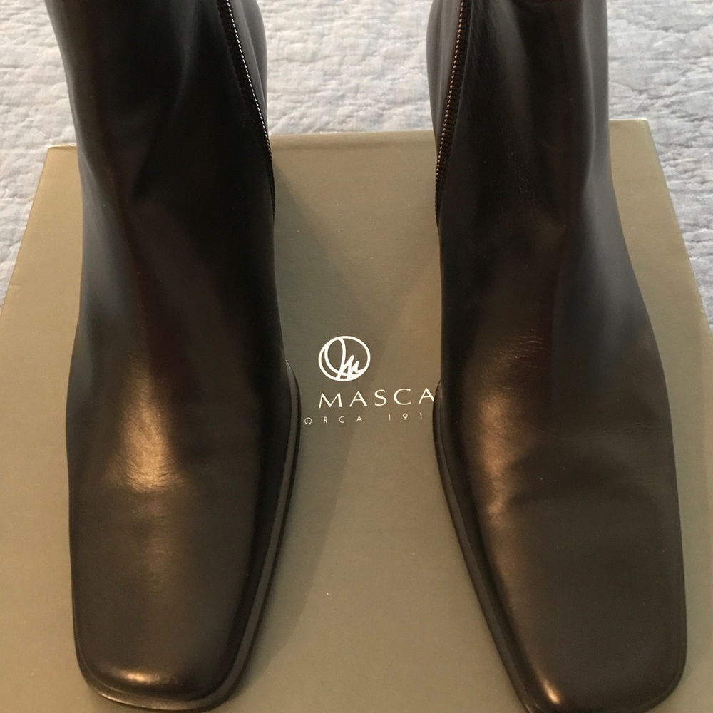 Black leather Jaime Mascaro ankle boots, size 38