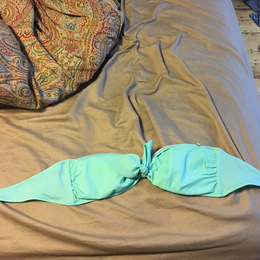 Victoria's Secret bikini top L