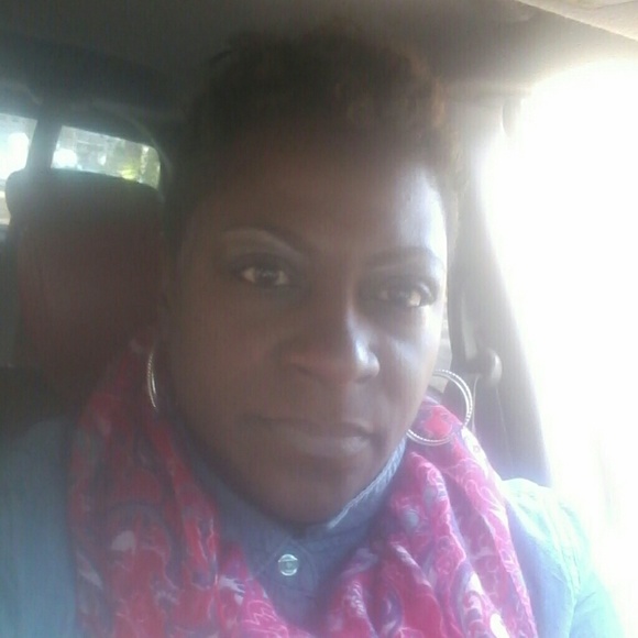 Meet your Posher, Michelle - Picture 1 of 1