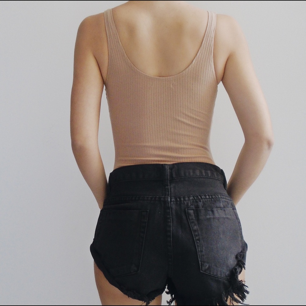 SOLD OUT ❌ Alexia Tan Bodysuit - Picture 7 of 7