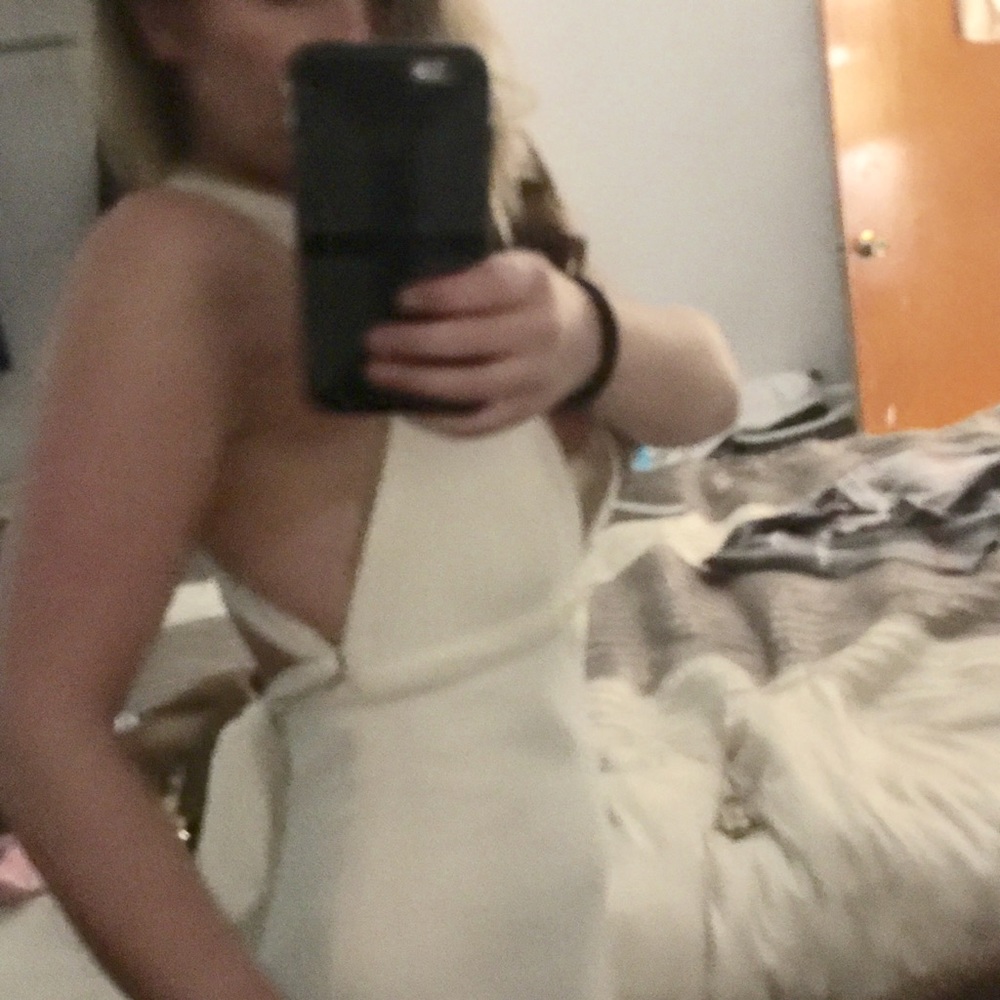 Wedding Dress ! Perfect for beach or destination