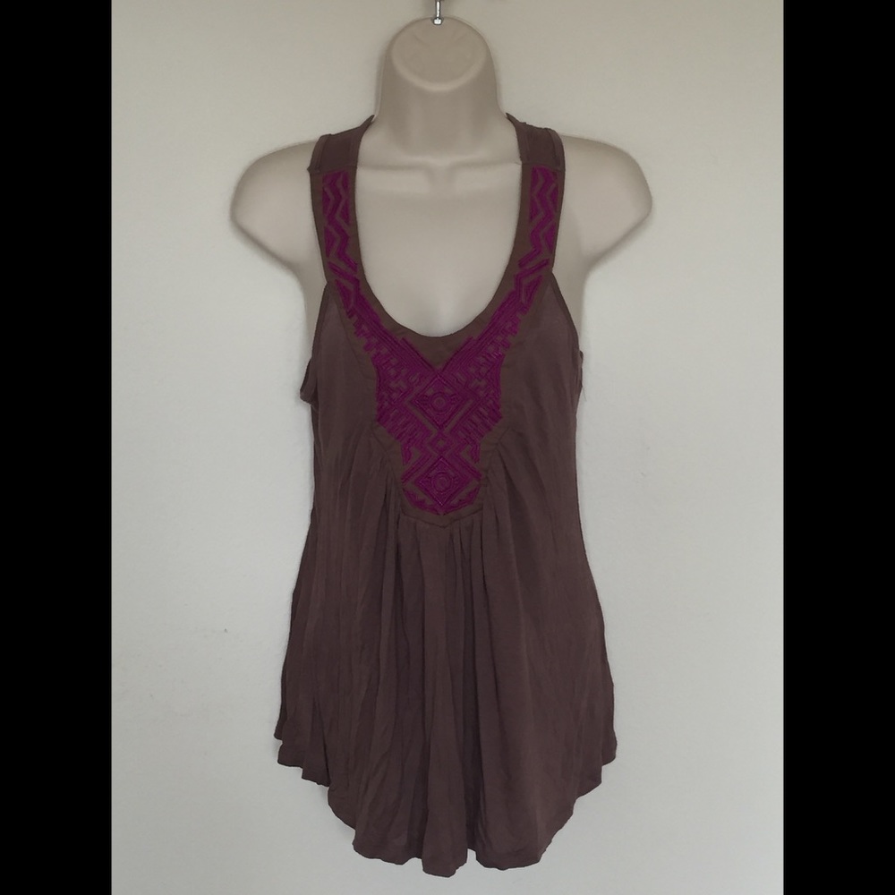 Sexy Low V-Neck Decorated Tank