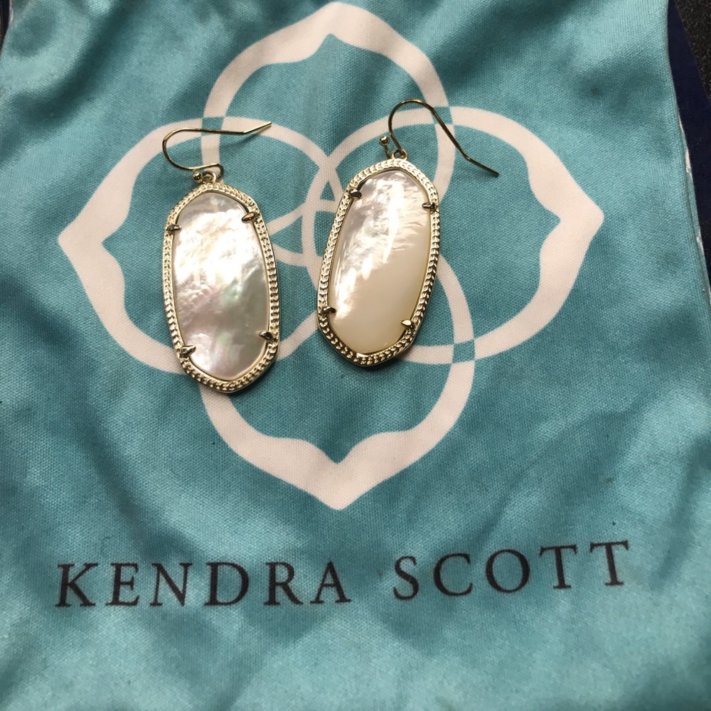 Kendra Scott Dani in White Pearl