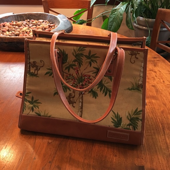 Isabella Fiore purse/dog carrier. - Picture 1 of 3