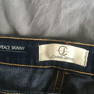 Cookie Johnson skinny jeans.