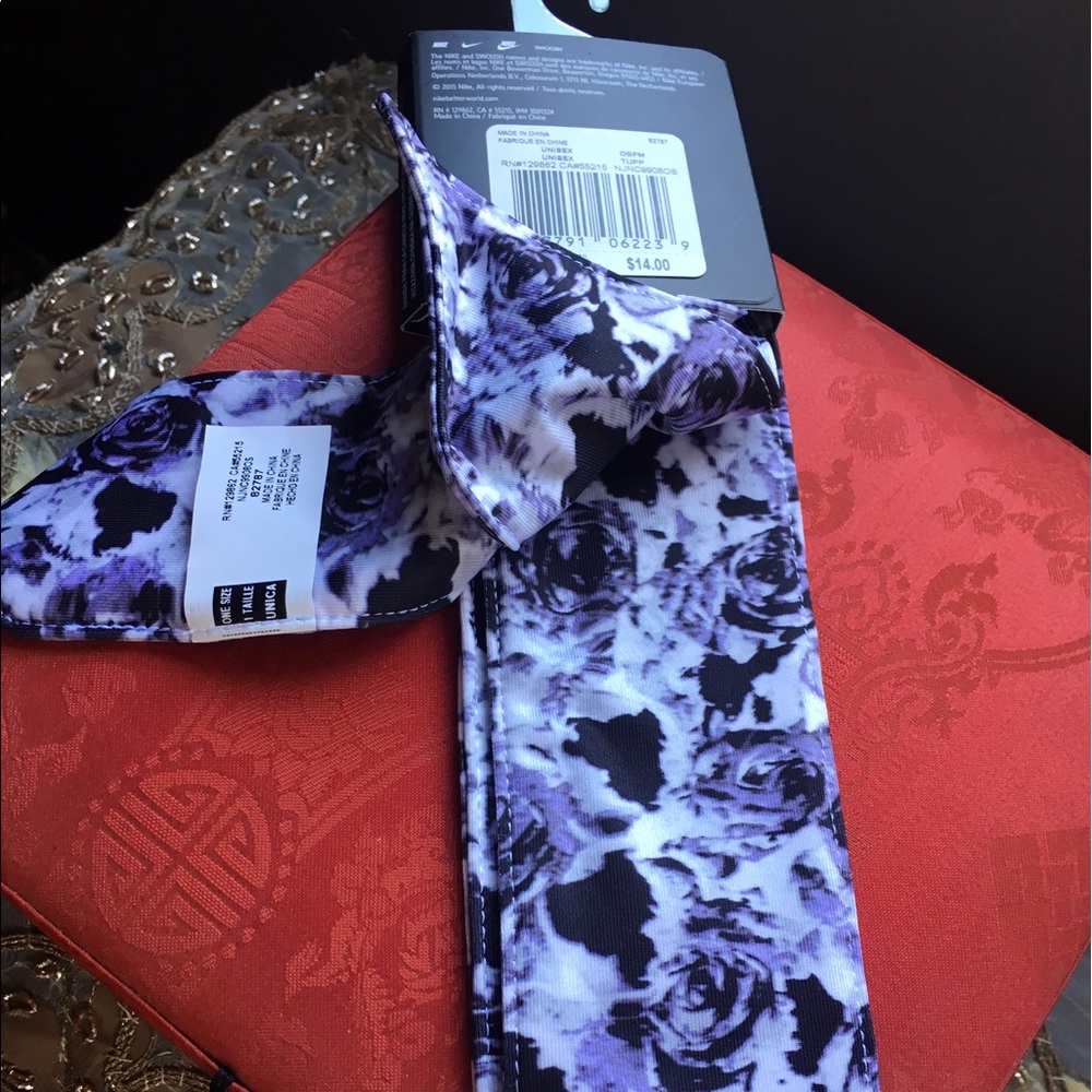 LAST ONE‼️ Nike Reversible Dri Fit Head-Tie