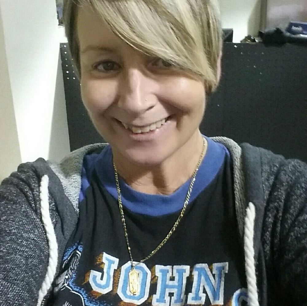 Meet your Posher, Dena