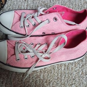 Lightly used women's converse