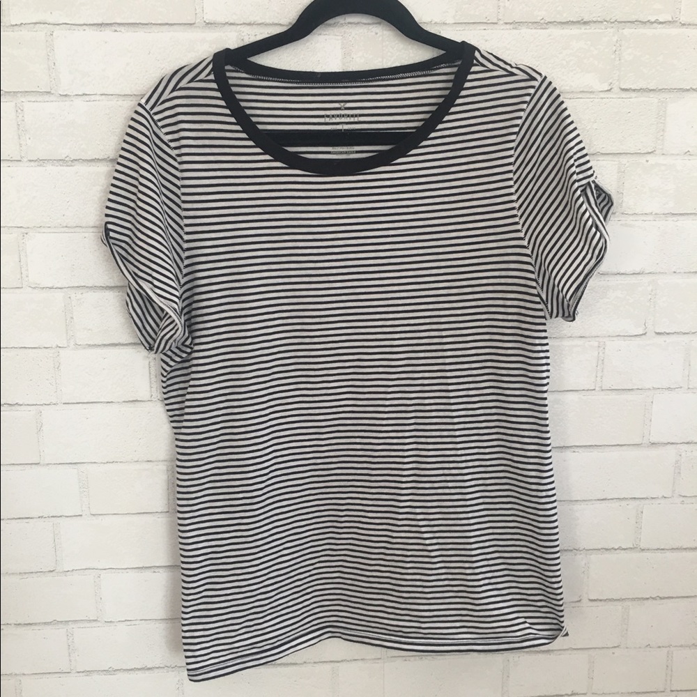 American eagle black and white striped tee