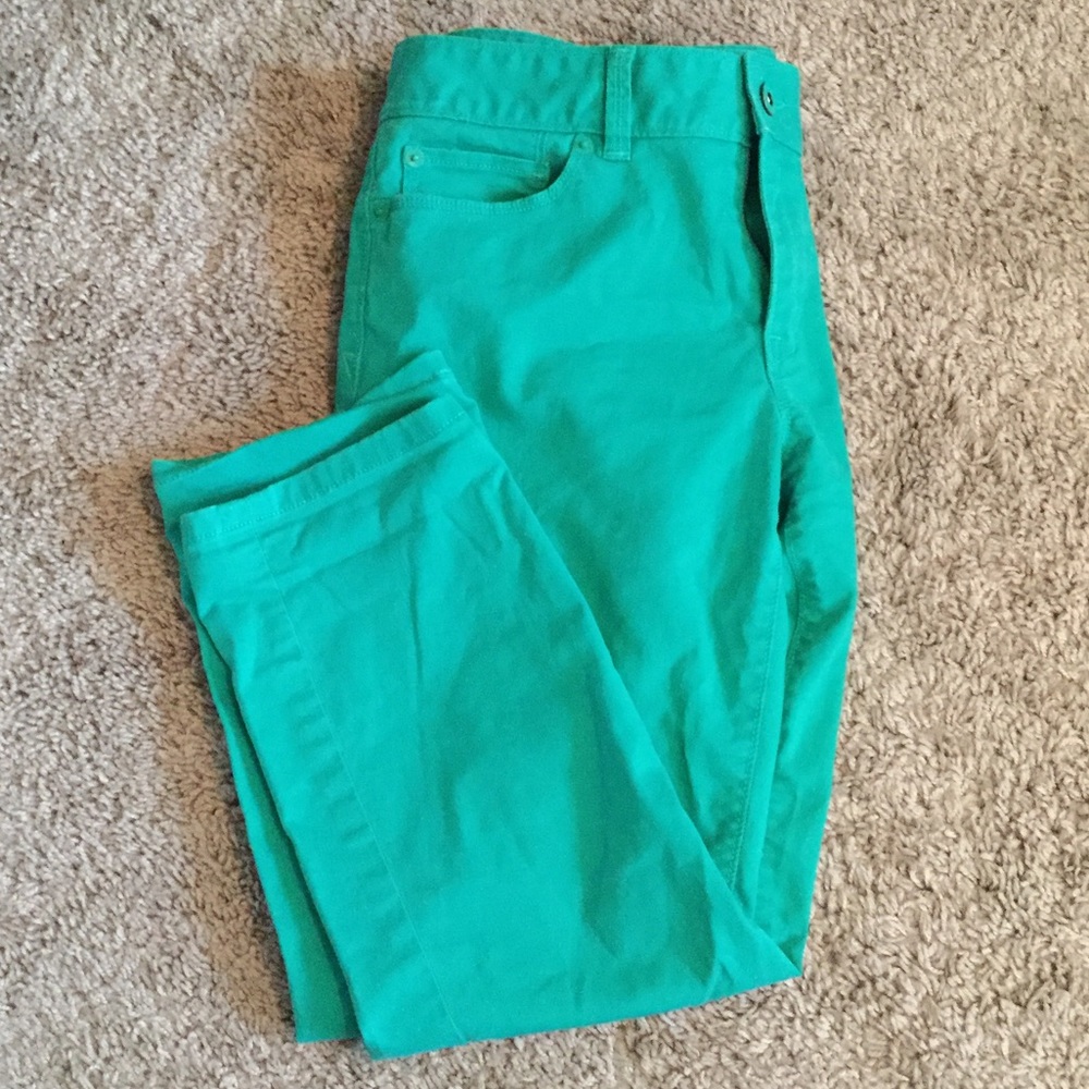 Green cropped LOFT jeans