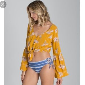 Love me knot Billabong shirt