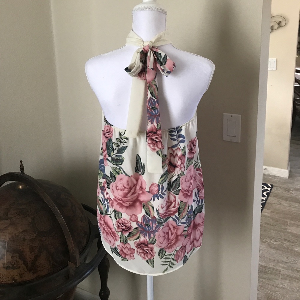 🍷HP!!!🍷 1 Left! Sz Sm Roses & Romance Halter Top - Picture 3 of 5
