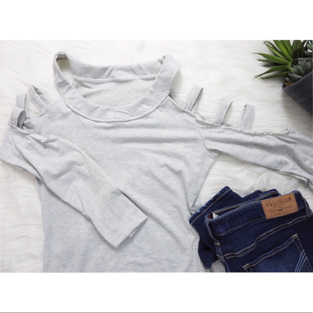 🌸 Cut Shoulder Casual Top 🌸 - Picture 2 of 5