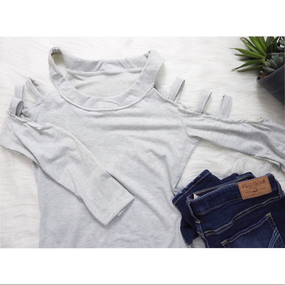 🌸 Cut Shoulder Casual Top 🌸 - Picture 2 of 5