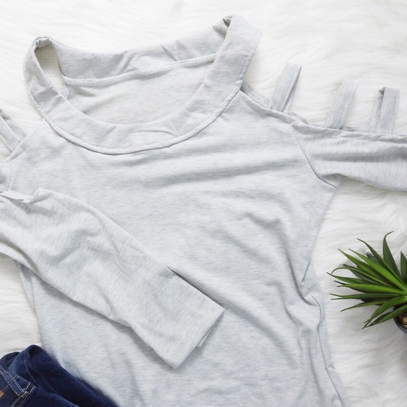 🌸 Cut Shoulder Casual Top 🌸 - Picture 3 of 5