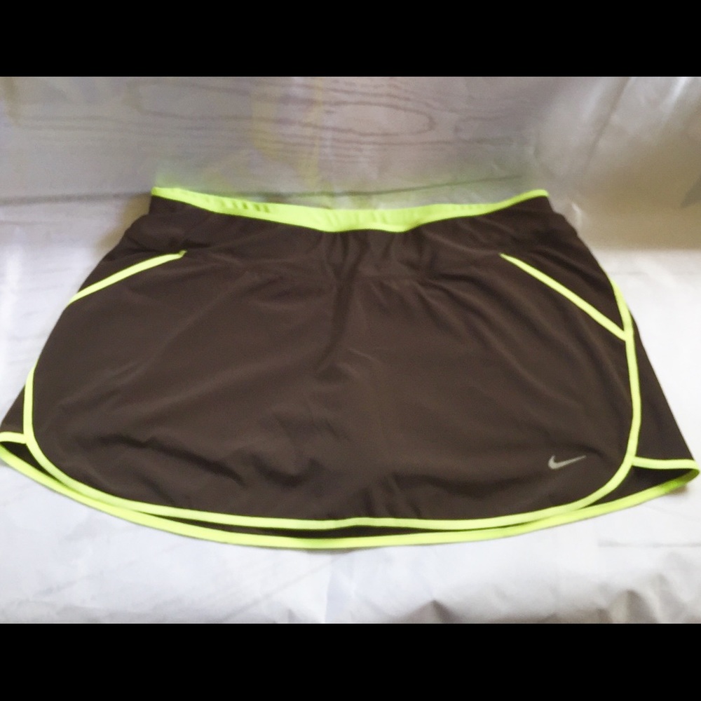 ⬇️ Dry-Fit Nike Running Skirt