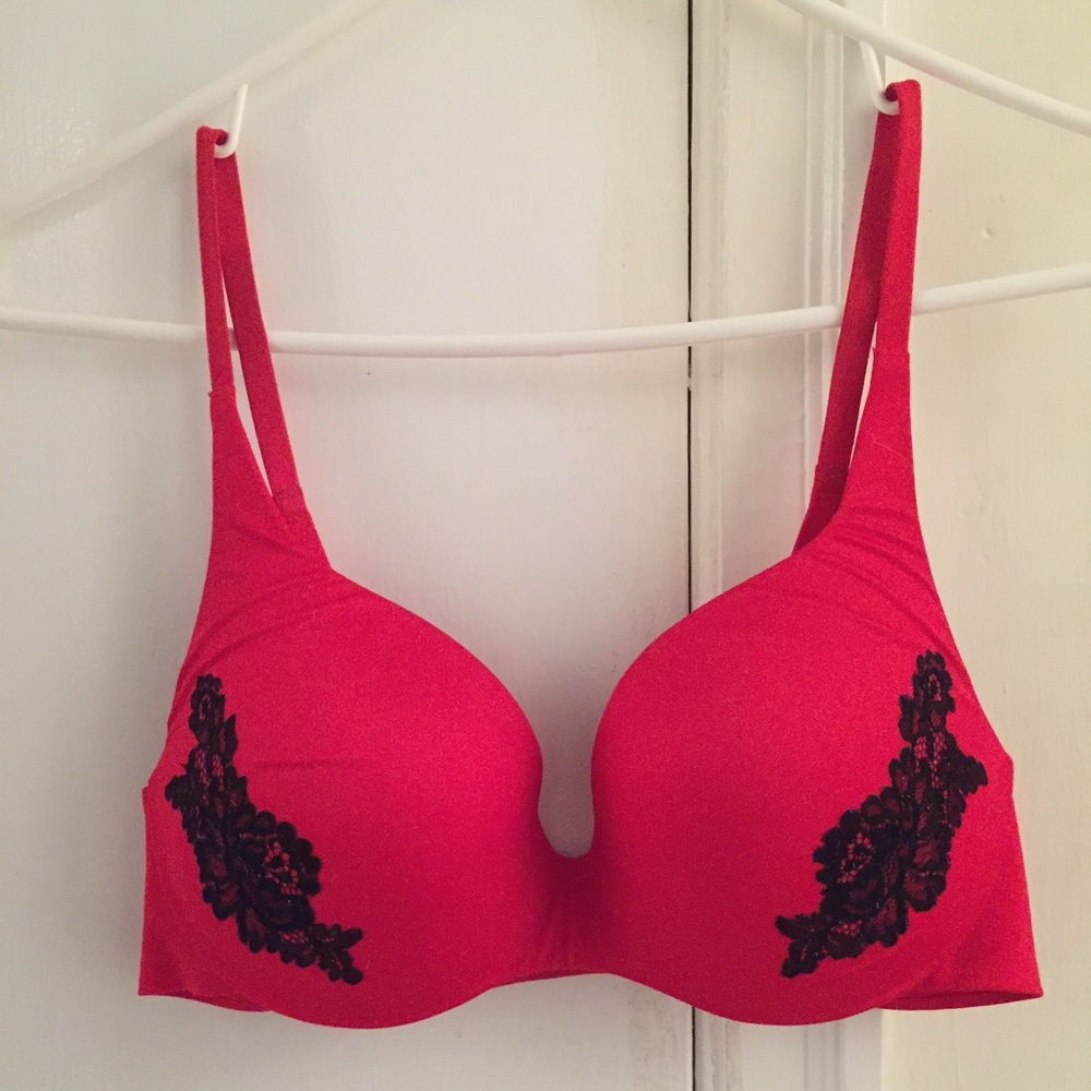 Victoria's Secret Bra 34C Red w/ Black Floral Lace