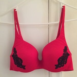 Victoria's Secret Bra 34C Red w/ Black Floral Lace