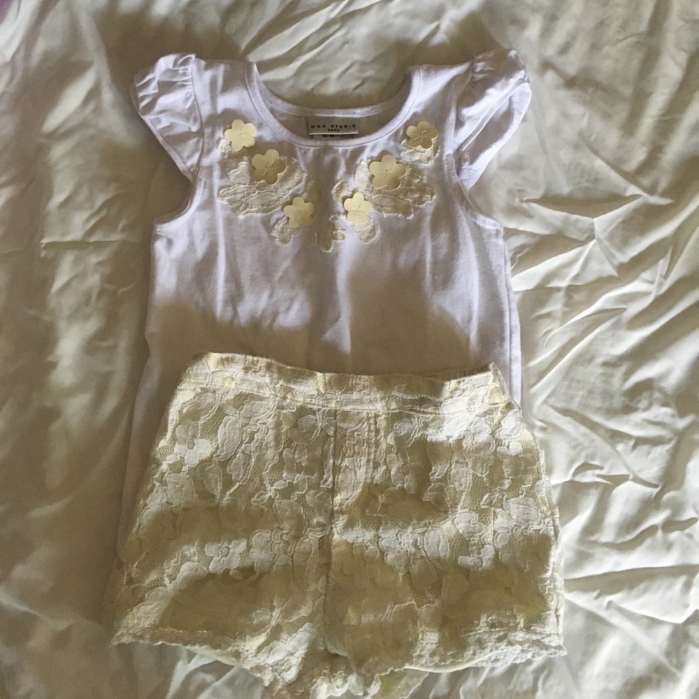 Max Studio short set