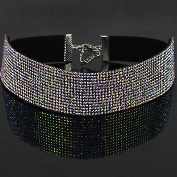 Jewelry - Velvet & rhinestones choker necklace