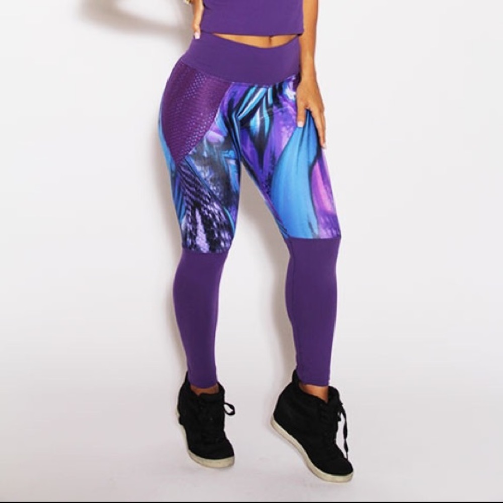 High end activewear. Xplode Storm leggings