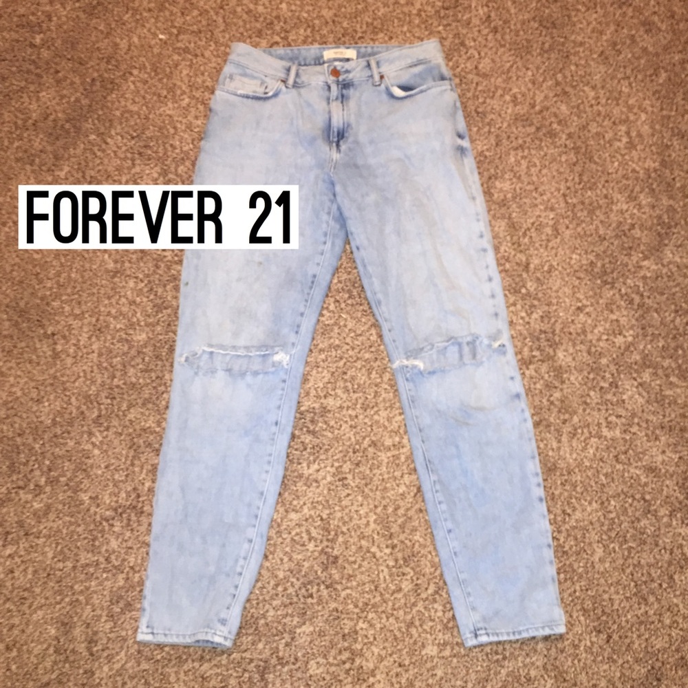FOREVER 21 Boyfriend Jeans