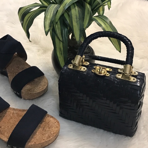 Vintage Handbags - Small vintage woven bag