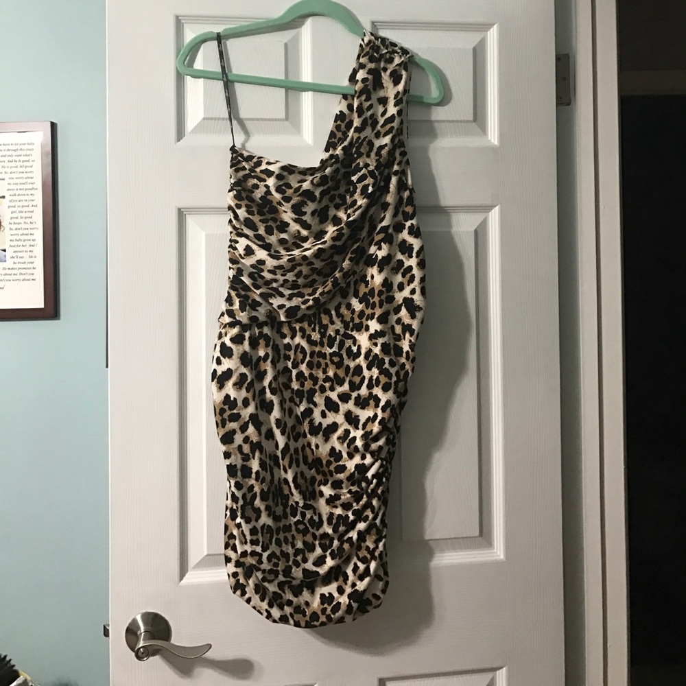 Guess dress, since large