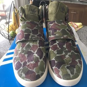 Adidas Tubular invader strap women's size 7.5-8
