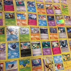 New 100 Pokémon cards