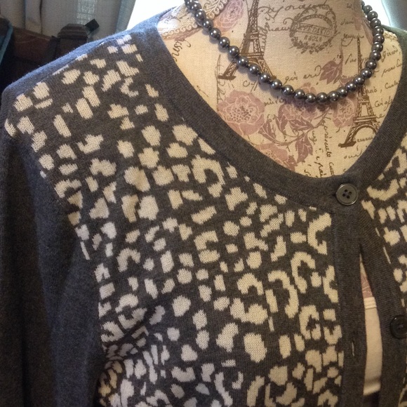 🌸3/$10 Merona Classic Gray Leopard Cardigan Sweater🌸 - Picture 4 of 4