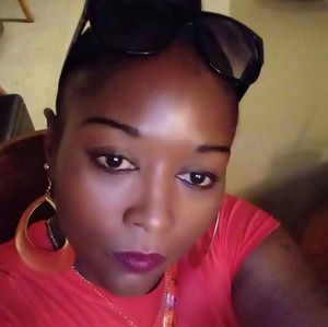 Meet your Posher, Michele