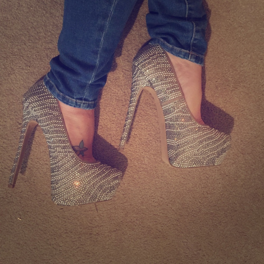 Steve Madden crystal pumps