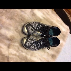 Skora gold dusted shoes