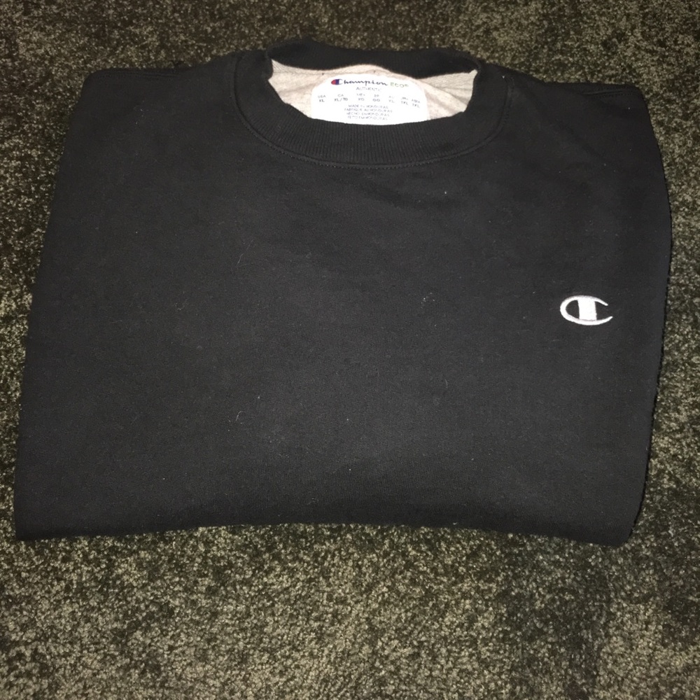 Men's crewneck